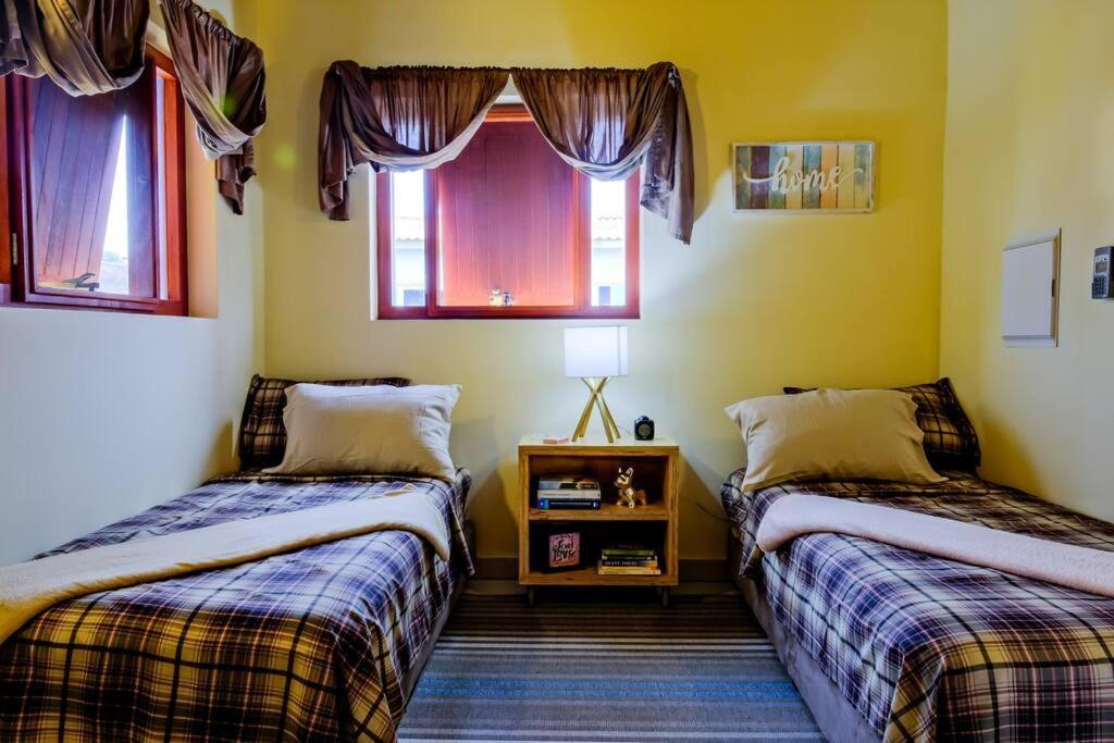 Iona'S Home: Vibrant 2Bedroom Home Near Βίλλεμσταντ Εξωτερικό φωτογραφία